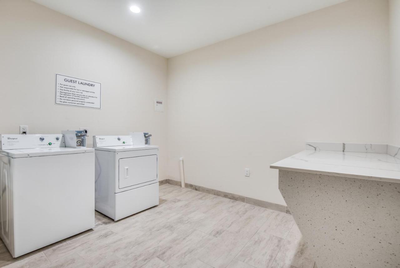 Americas Best Value Inn & Suites Houston At Hwy 6 エクステリア 写真