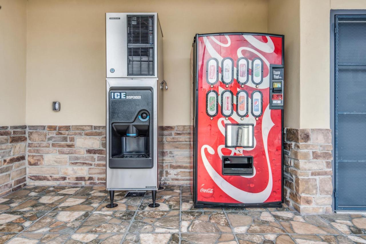 Americas Best Value Inn & Suites Houston At Hwy 6 エクステリア 写真