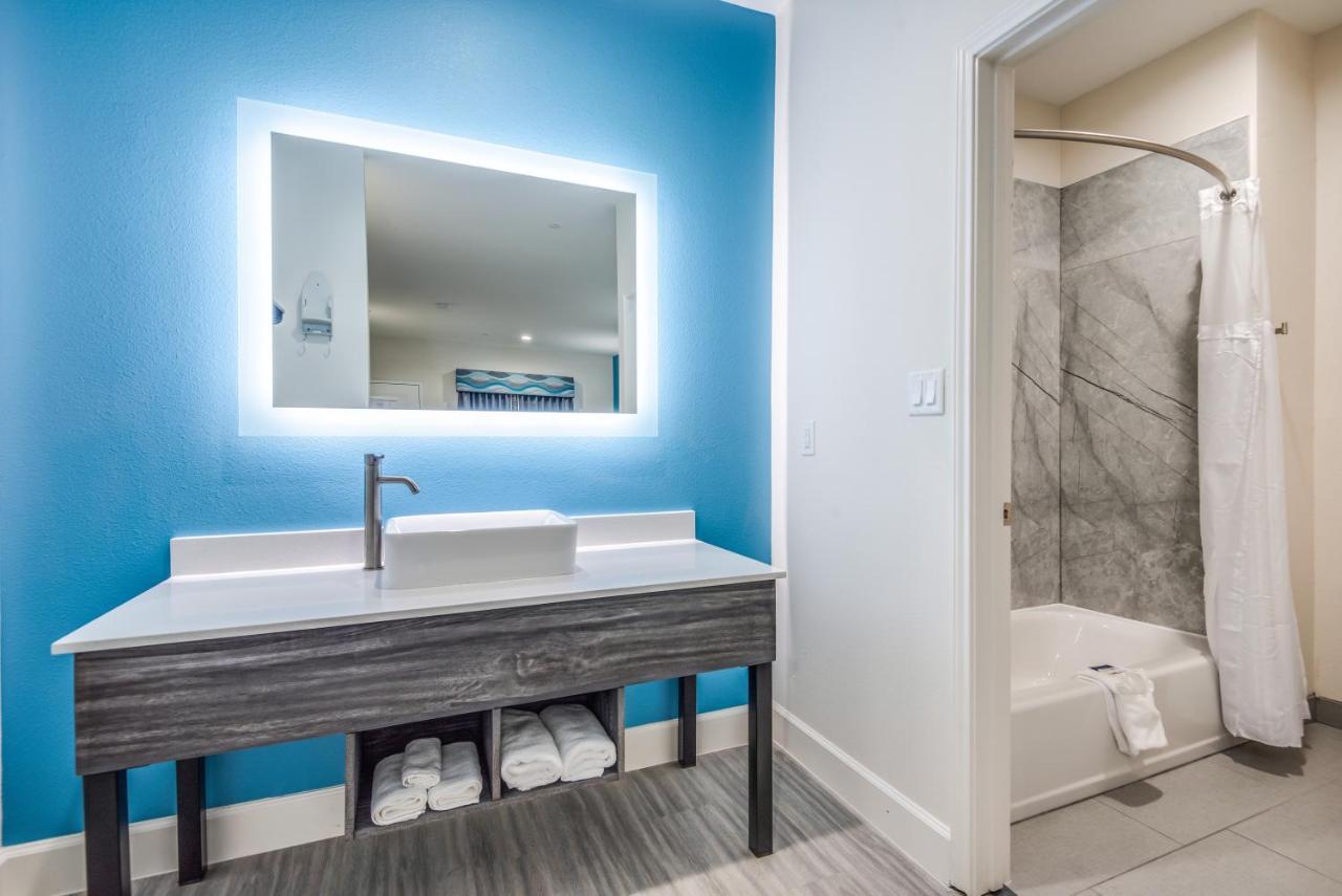 Americas Best Value Inn & Suites Houston At Hwy 6 エクステリア 写真